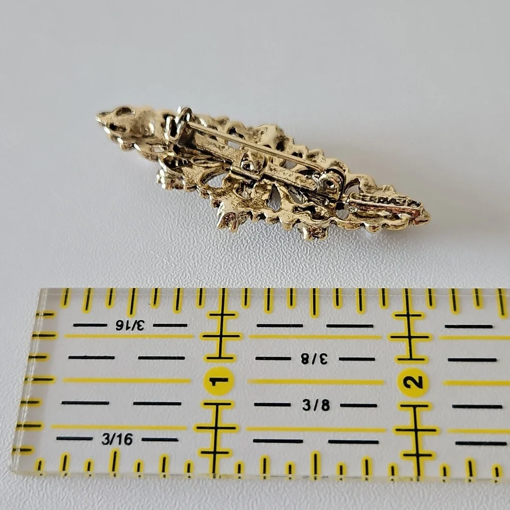 Vintage-Inspired Gold and Green Brooch - Picture 2 of 2